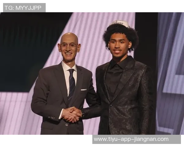 马刺媒体人称哈珀表现超越康宁汉姆引发热议 马刺媒体人称哈珀表现超越康宁汉姆引发热议