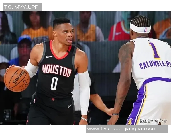 黄蜂主帅透露三球逐渐恢复训练状态期待尽快回归赛场 黄蜂主帅透露三球逐渐恢复训练状态期待尽快回归赛场