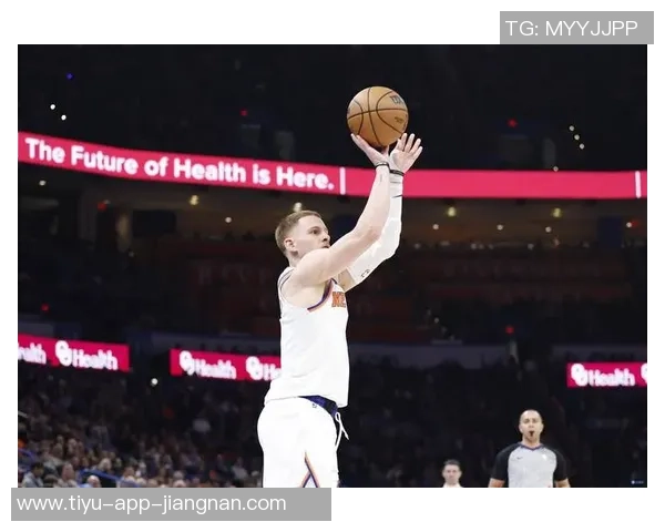 湖媒建议球队全力引进迪文岑佐提升进攻火力三分球将助力球队表现 湖媒建议球队全力引进迪文岑佐提升进攻火力三分球将助力球队表现