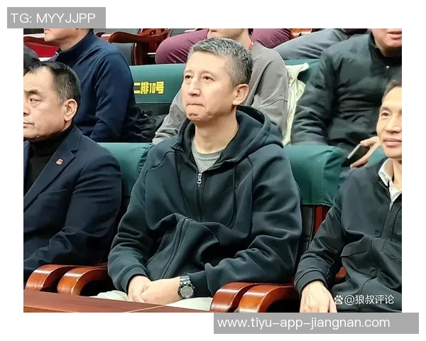 苏群点评卢指导末节不使用四名首发策略避免针对登哥的争议