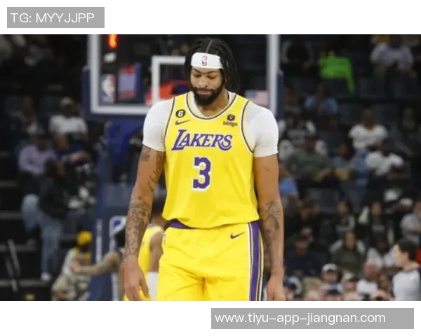 詹姆斯遭遇坐骨神经痛困扰范德彪期待他早日重返赛场 詹姆斯遭遇坐骨神经痛困扰范德彪期待他早日重返赛场