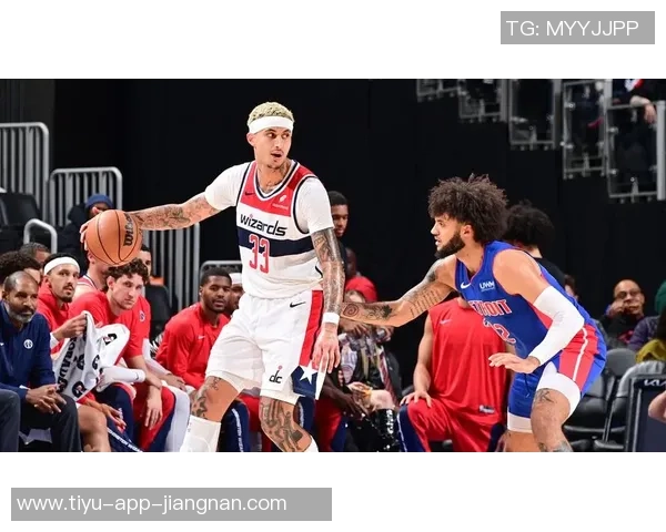 里弗斯确认字母和库兹马缺席对阵活塞库兹马臀部伤势无大碍 里弗斯确认字母和库兹马缺席对阵活塞库兹马臀部伤势无大碍